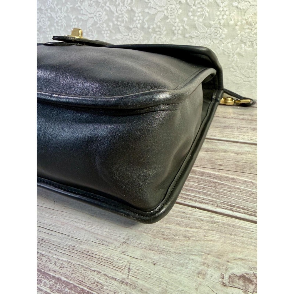 Vintage COACH Willis Black Leather Crossbody Handbag – Classic Turnlock Style - Picture 11 of 17